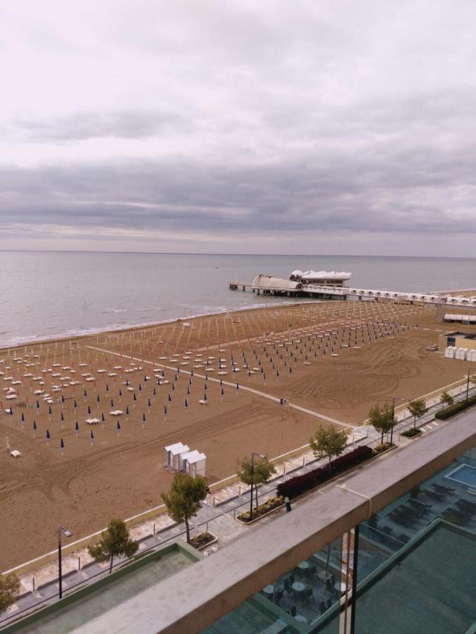 Hotel Columbus Lignano Sabbiadoro Ngoại thất bức ảnh