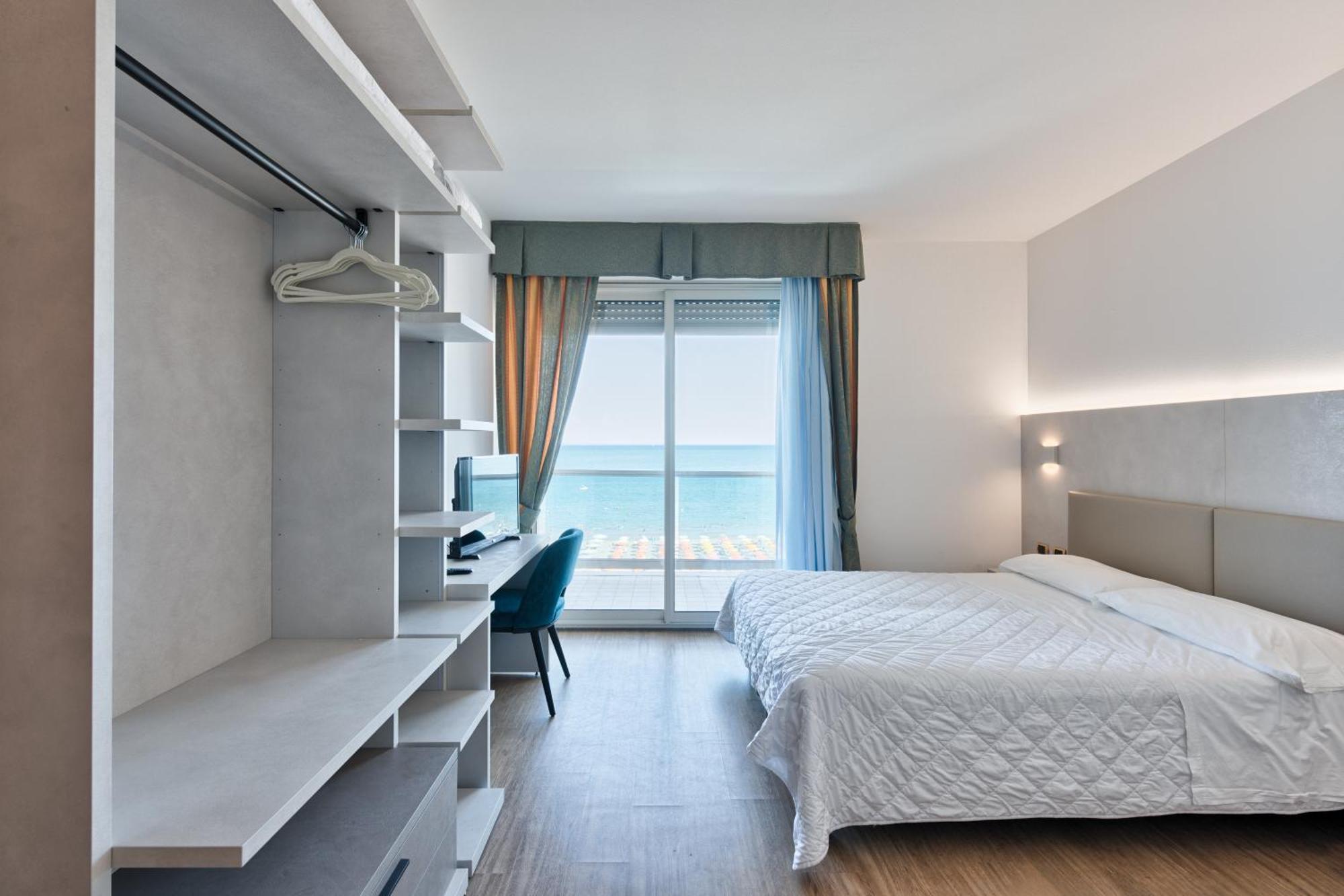 Hotel Columbus Lignano Sabbiadoro Ngoại thất bức ảnh