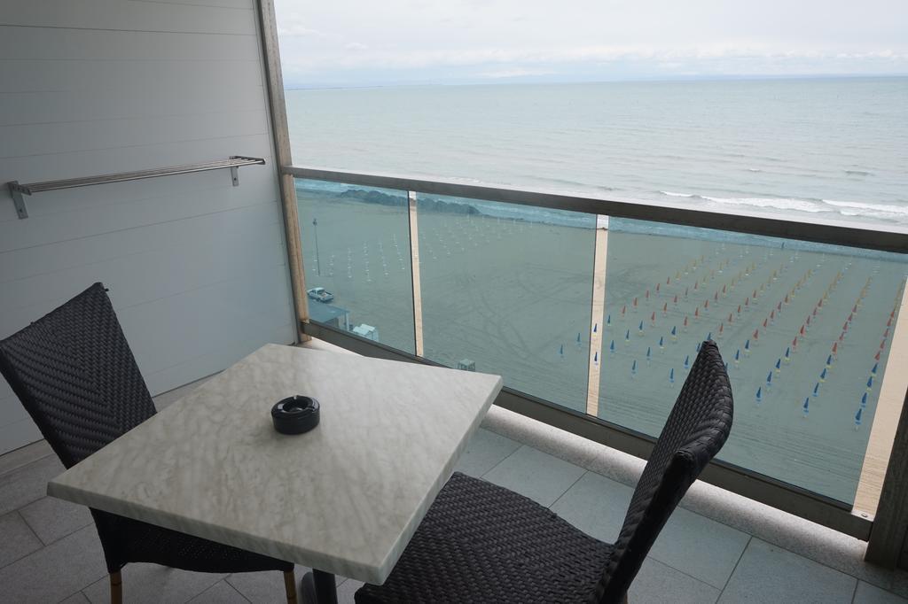 Hotel Columbus Lignano Sabbiadoro Ngoại thất bức ảnh