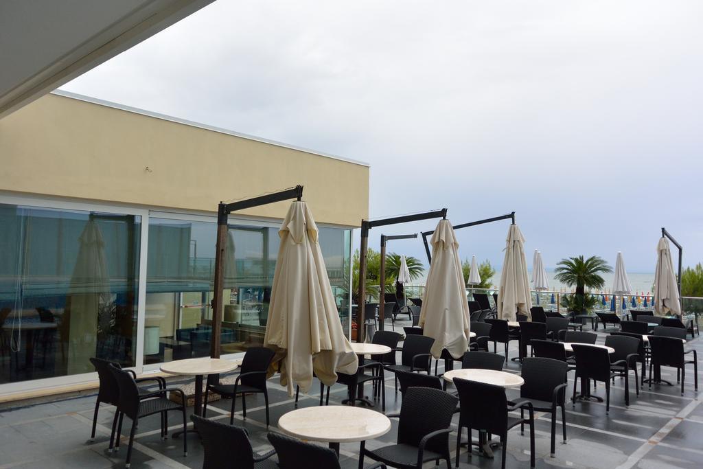 Hotel Columbus Lignano Sabbiadoro Ngoại thất bức ảnh